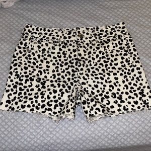 Black and white leopard shorts from American Eagle. US Size 8. (Only worn twice)